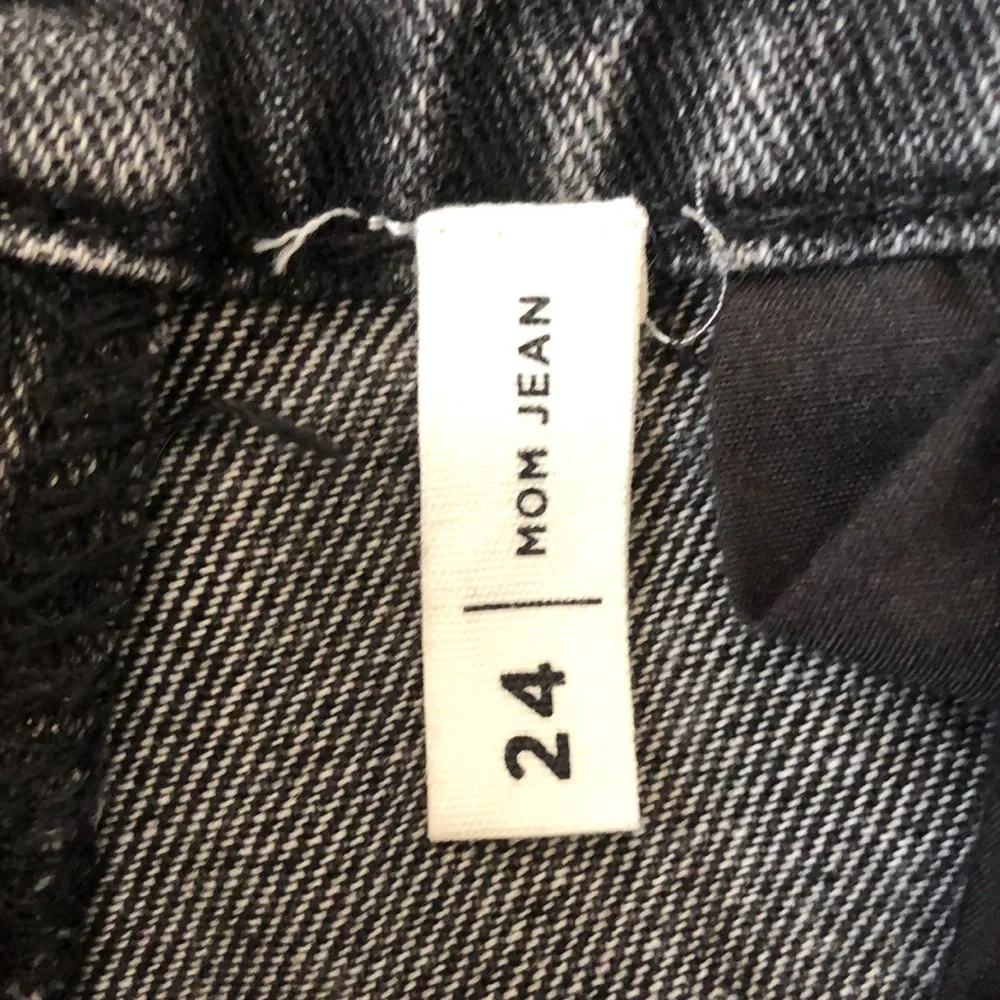 PACSUN Black Distressed Denim Jeans Size 24x27 Mom Jean Cut! - Picture 5 of 6